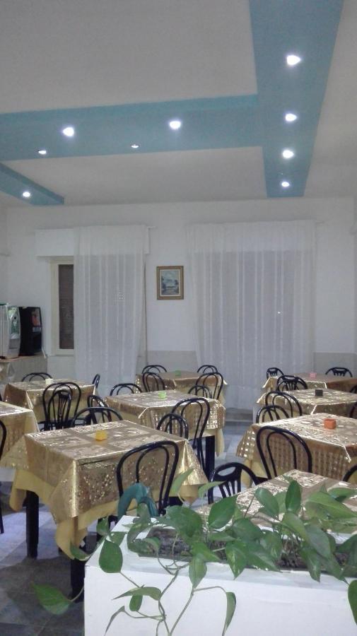 Hotel Villa Lorena Rimini Exteriör bild