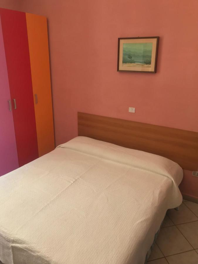 Hotel Villa Lorena Rimini Exteriör bild