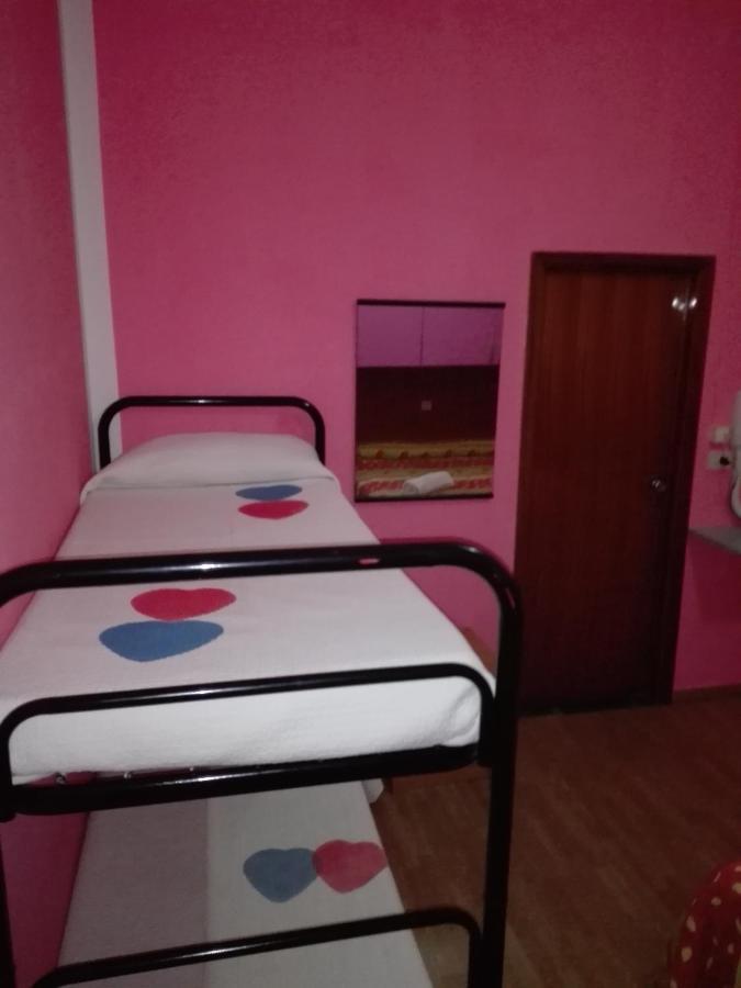 Hotel Villa Lorena Rimini Exteriör bild