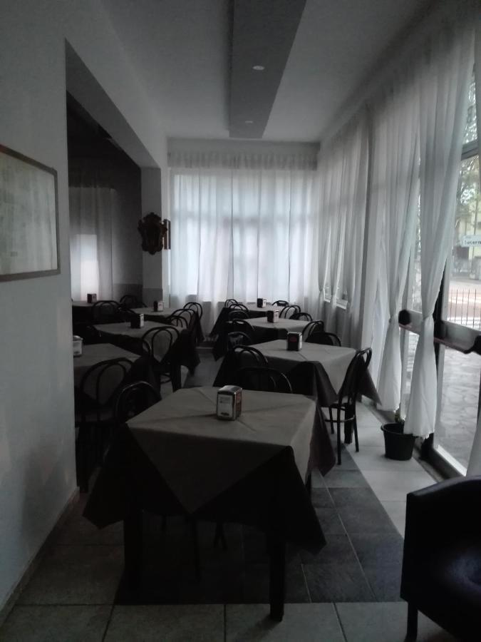 Hotel Villa Lorena Rimini Exteriör bild