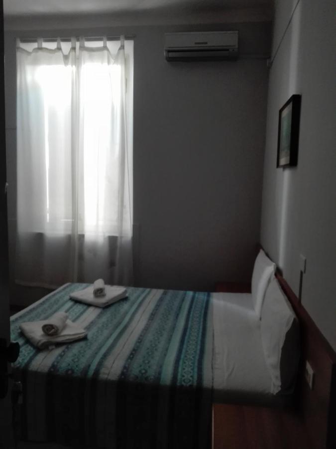 Hotel Villa Lorena Rimini Exteriör bild