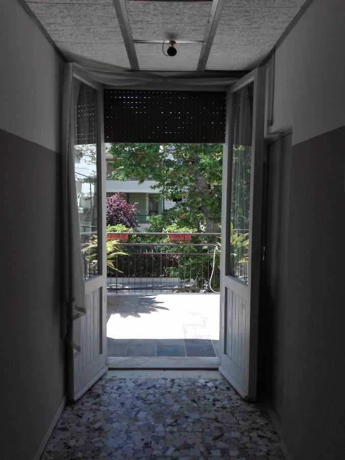 Hotel Villa Lorena Rimini Exteriör bild
