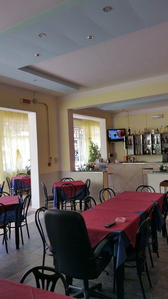 Hotel Villa Lorena Rimini Exteriör bild