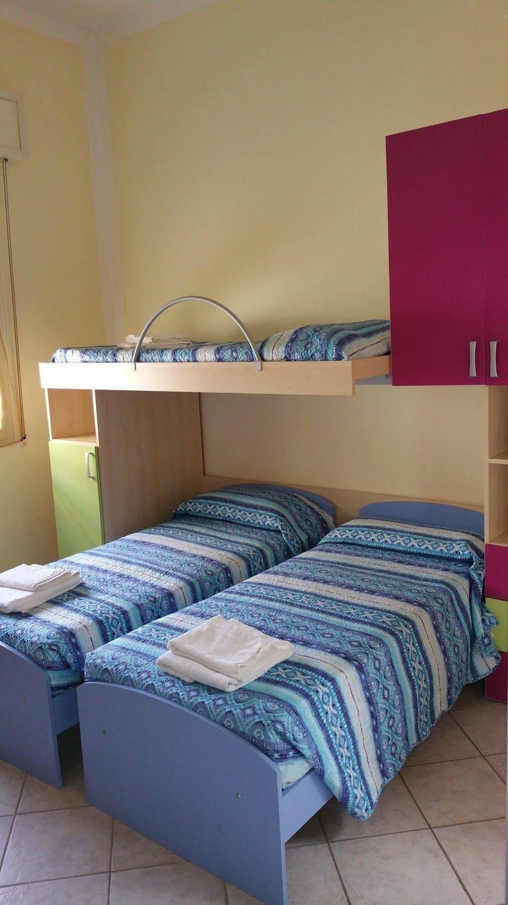 Hotel Villa Lorena Rimini Exteriör bild