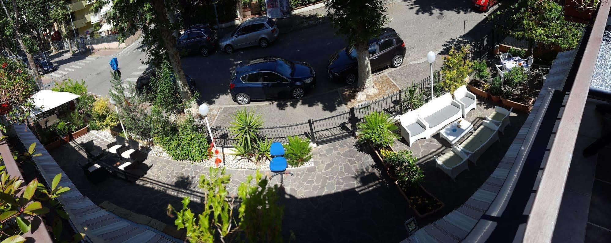 Hotel Villa Lorena Rimini Exteriör bild